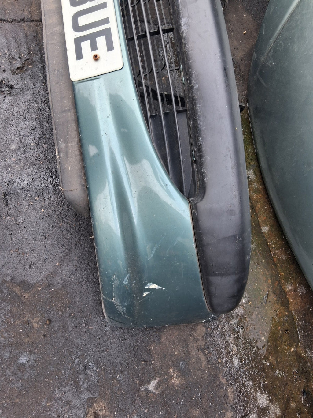 2001 PEUGEOT 206 COMPLETE FRONT BUMPER GREEN
