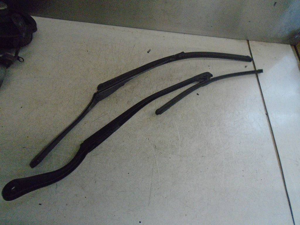 BMW 3 SERIES 2008 E90 WINDSCREEN FRONT PAIR WIPER ARMS
