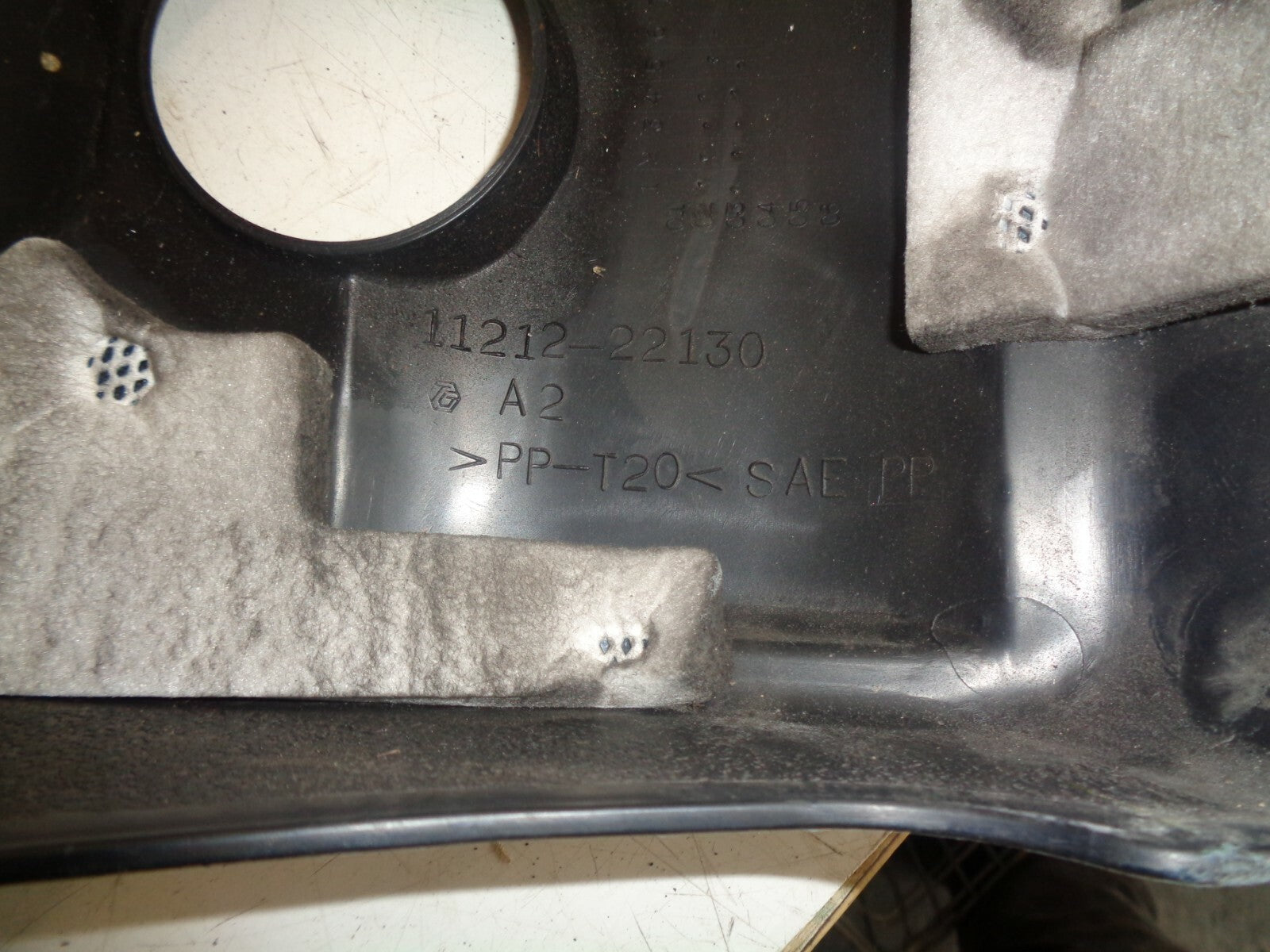 TOYOTA COROLLA E120 MK9 2004 1.8 VVTI ENGINE COVER 1121222130