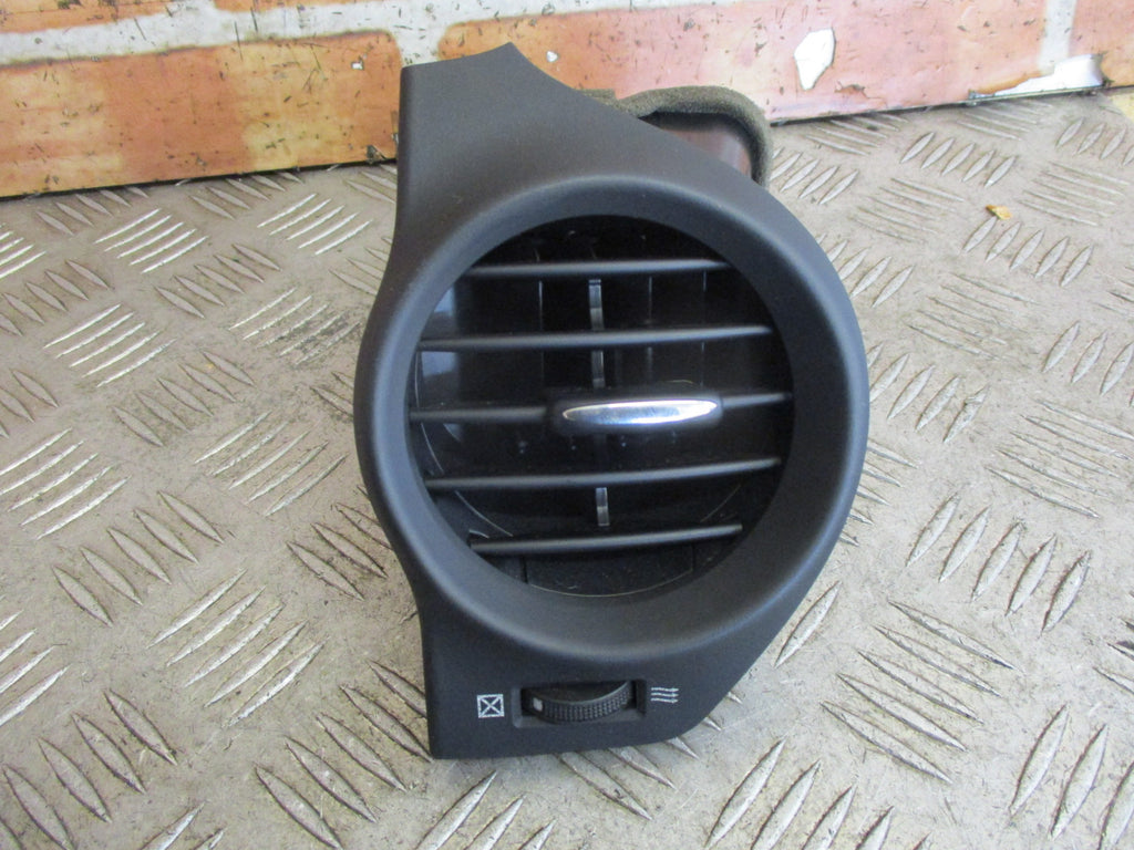 LEXUS IS 250 2013 LEFT PASSENGER SIDE AIR VENT GRILL GN71115130  5566053030