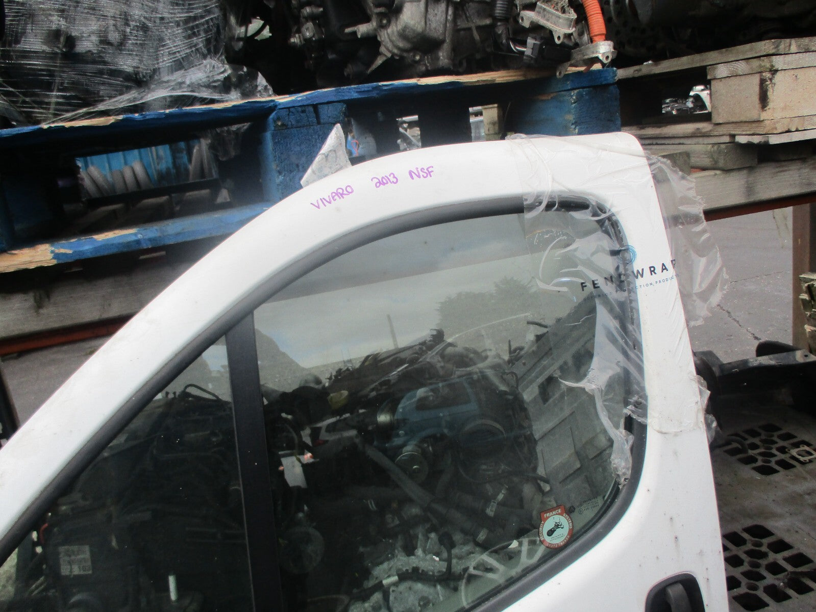VAUXHALL VIVARO 2013 NSF PASSENGER SIDE FRONT COMPLETE DOOR WHITE
