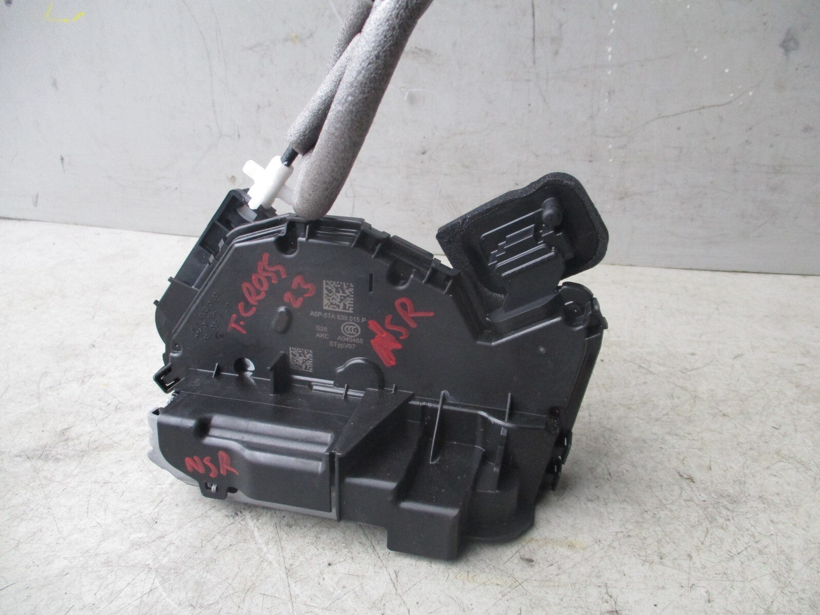 2023 VW VOLKSWAGEN T CROSS NSR PASSENGER SIDE REAR DOOR LOCK MECH 5TA839015P