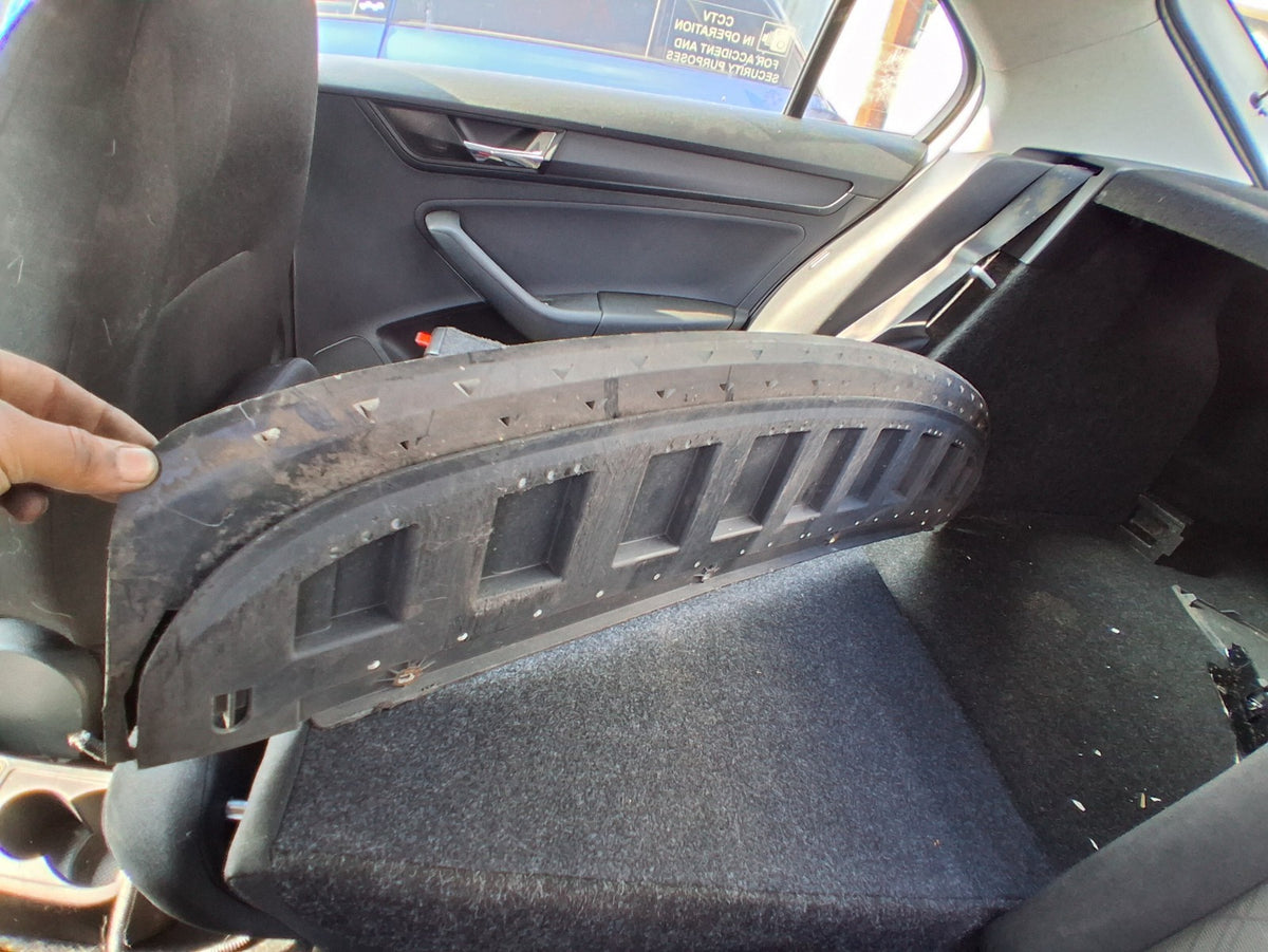 SEAT TOLEDO MK4 2018 FRONT BUMPER UNDERCOVER TRAY 6JA807611