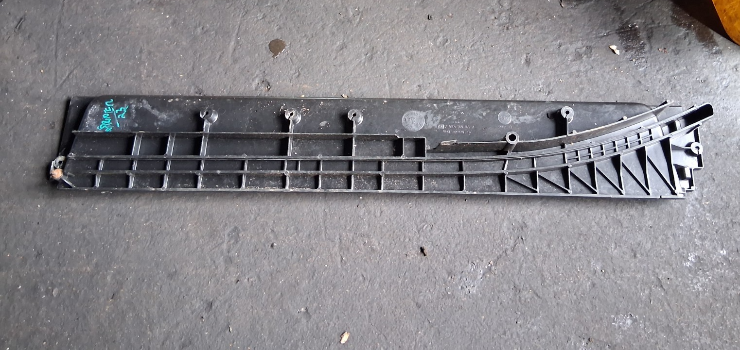2023 MERCEDES SPRINTER SLIDING DOOR STEP TRIM A9106860500