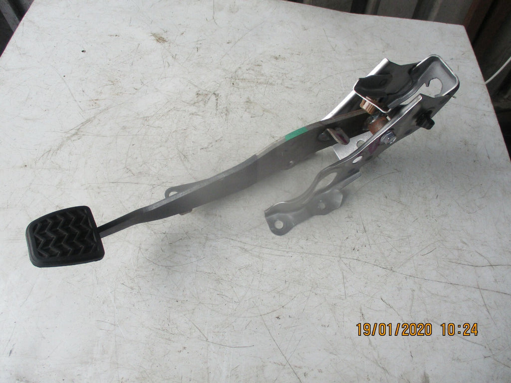 TOYOTA AYGO 2019 MANUAL FOOT BRAKE PEDAL ASSEMBLY UNIT SUPPORT MOUNT