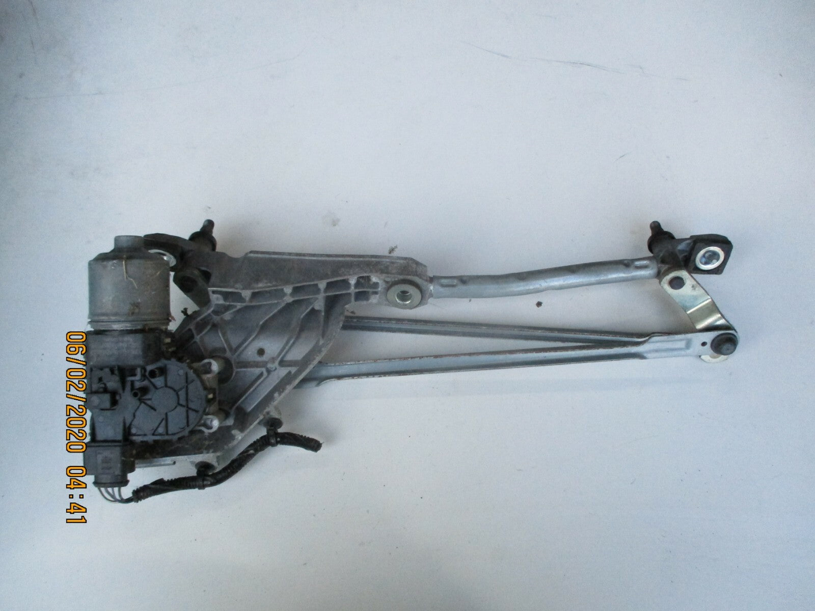FORD FIESTA MK7 2012 FRONT WINDSCREEN WIPER MOTOR & LINKAGE ARMS 8A61-17500-BG