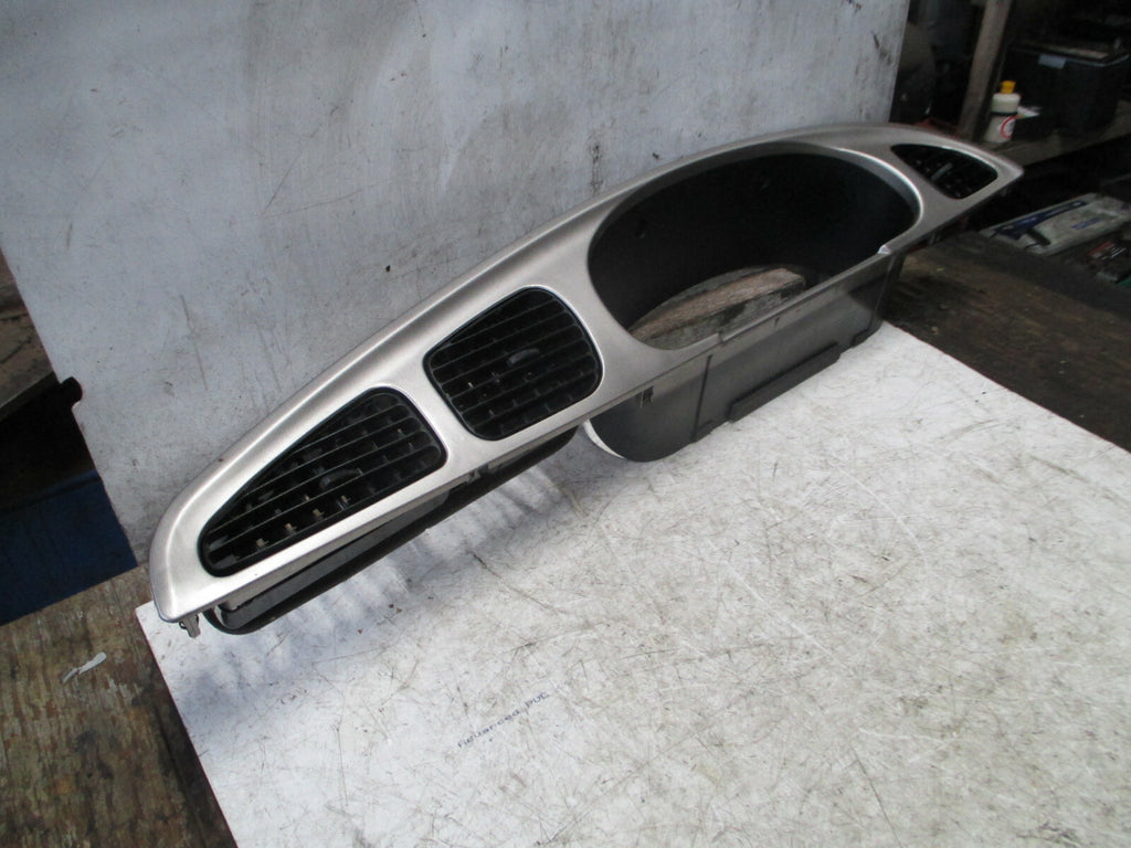 KIA SEDONA 2004 MK1 DASHBOARD SPEEDOMETER SURROUND UNIT 55E55420