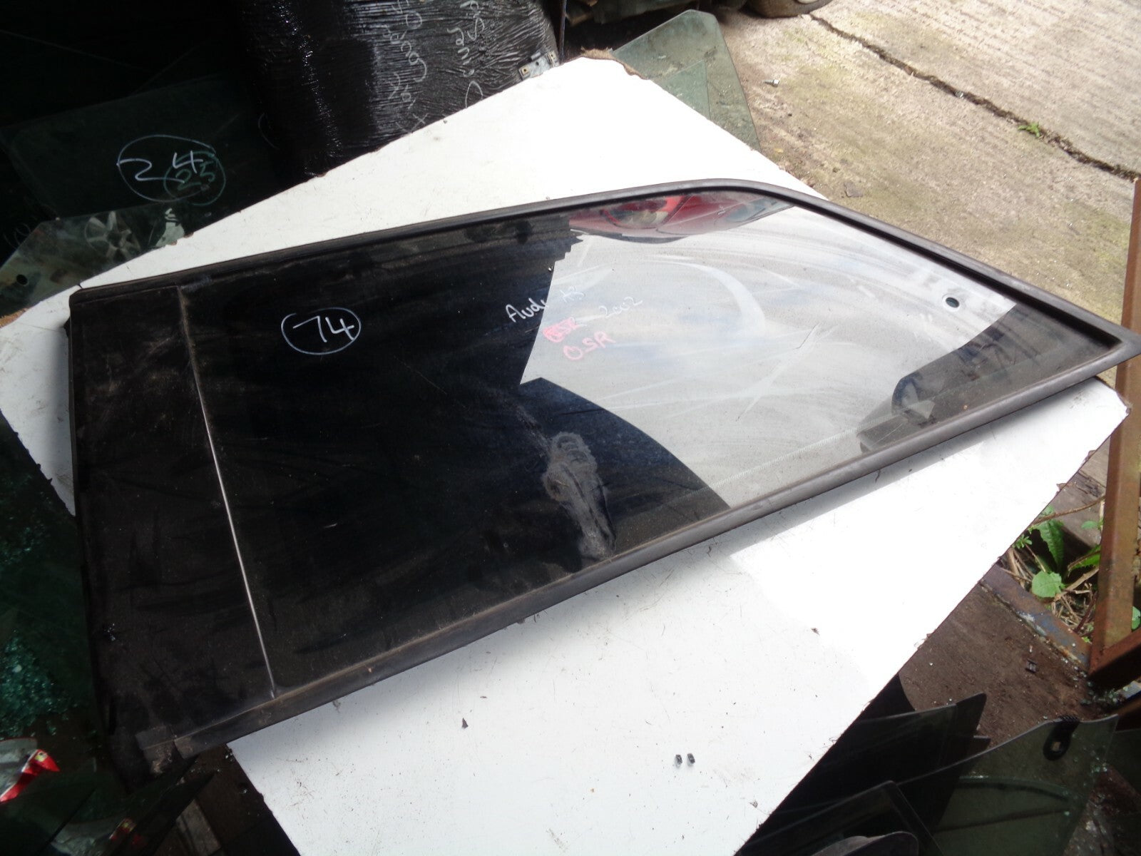 AUDI A3 2002 3 DOOR OSR DRIVER SIDE REAR WINDOW GLASS