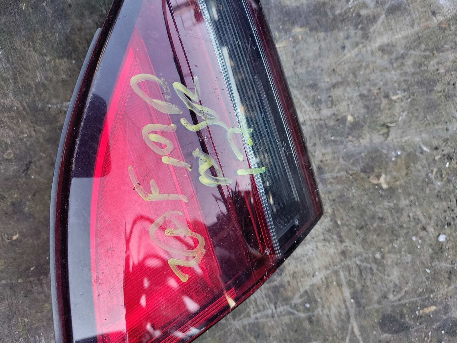 VAUXHALL ZAFIRA C MK3 NSR PASSENGER SIDE INNER TAIL LIGHT 39028598