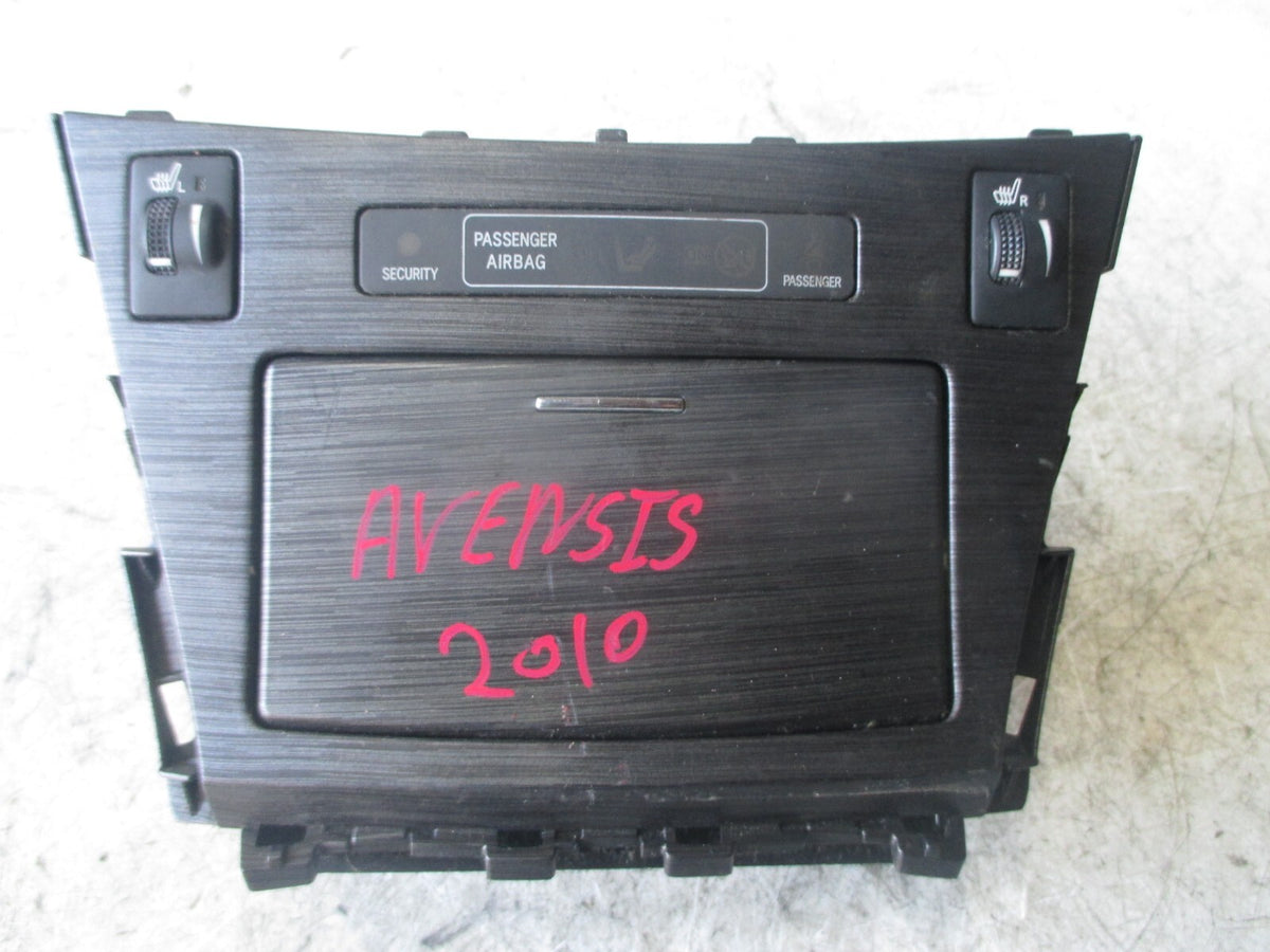 TOYOTA AVENSIS MK3 2010 T270 ASHTRAY CIGRAETTE LIGHTER SOCKET