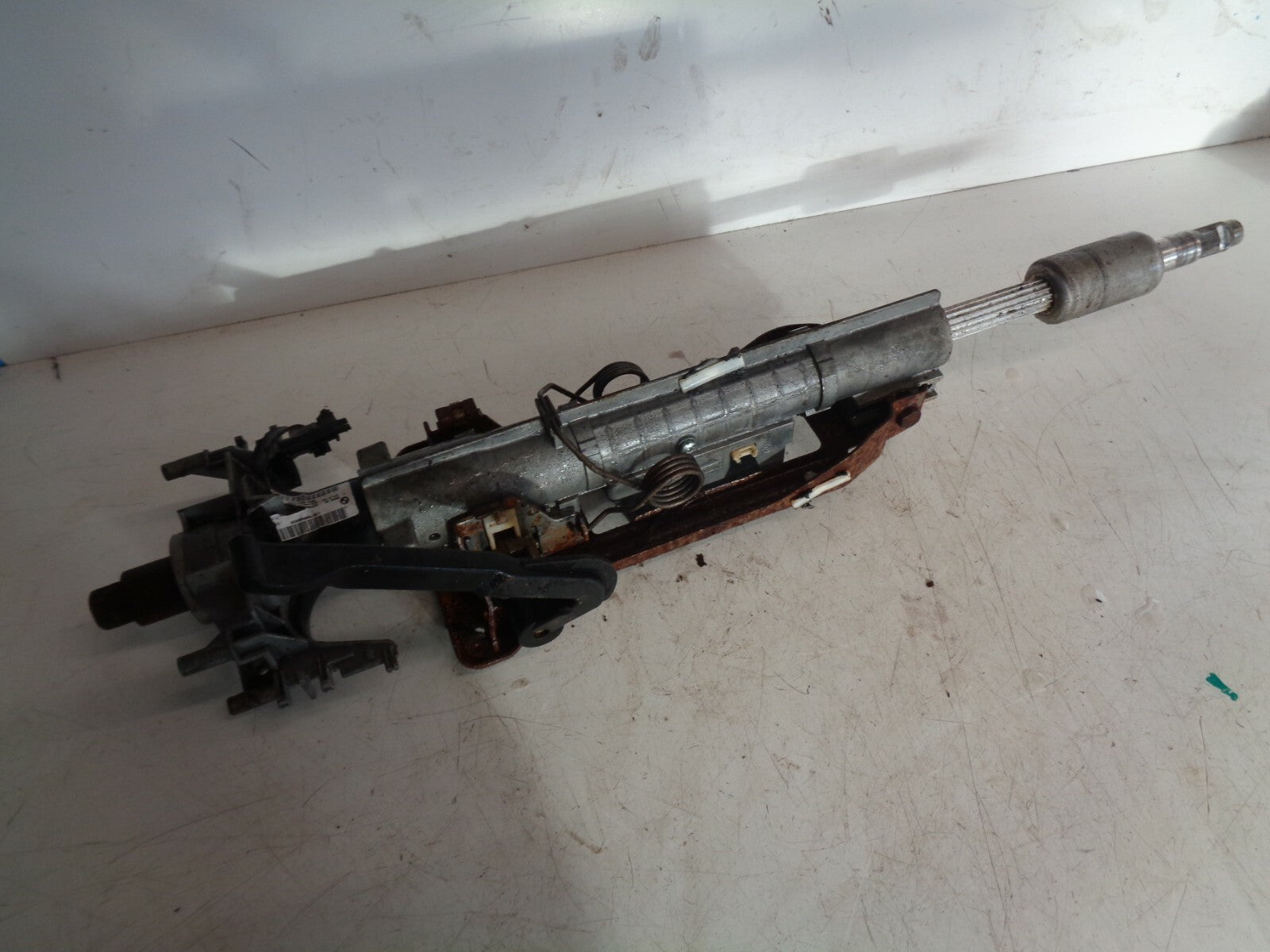 BMW 1 SERIES E81 ADJUSTABLE STEERING COLUMN WITH LOCK ACTUATOR 6786899