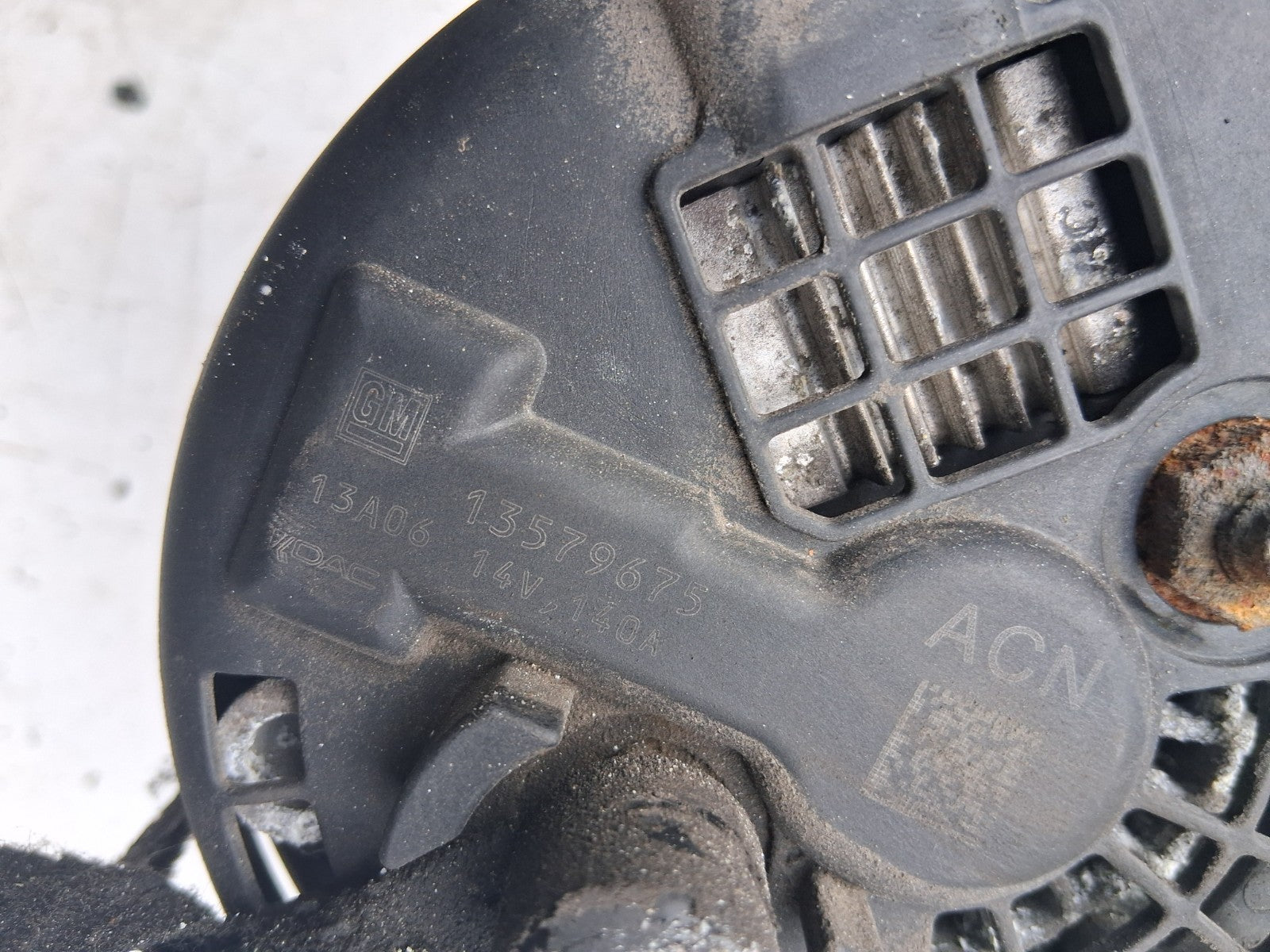 2013 VAUXHALL ASTRA J 1.7 DIESEL ALTERNATOR 13579675