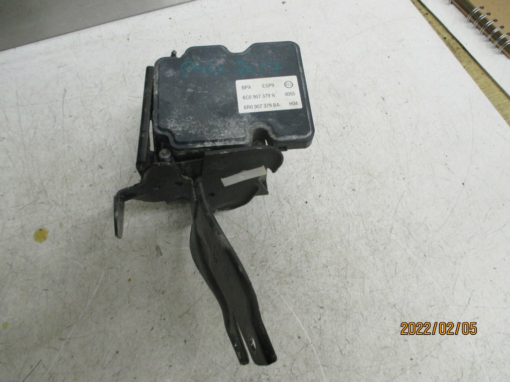 VW VOLKSWAGEN POLO 2017 1.2 PETROL ABS PUMP MODULATOR 6C0614517N