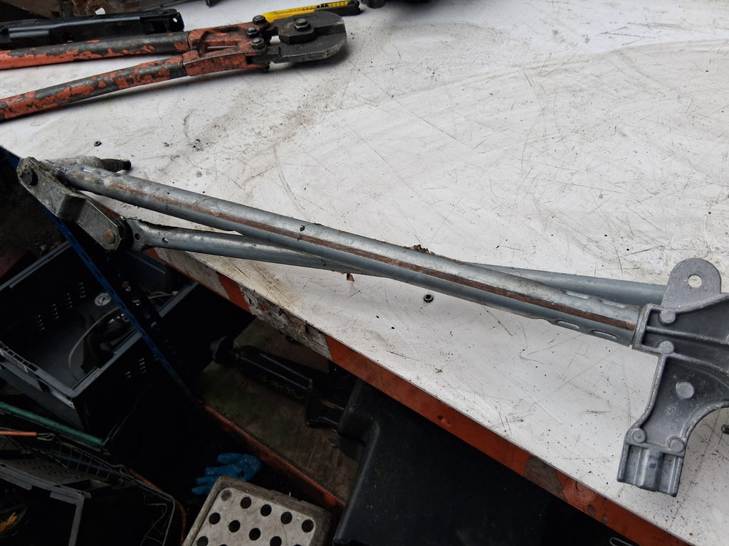 2013 VAUXHALL ASTRA J ESTATE FRONT WINDSCREEN WIPER MOTOR LINKAGE 3397021006