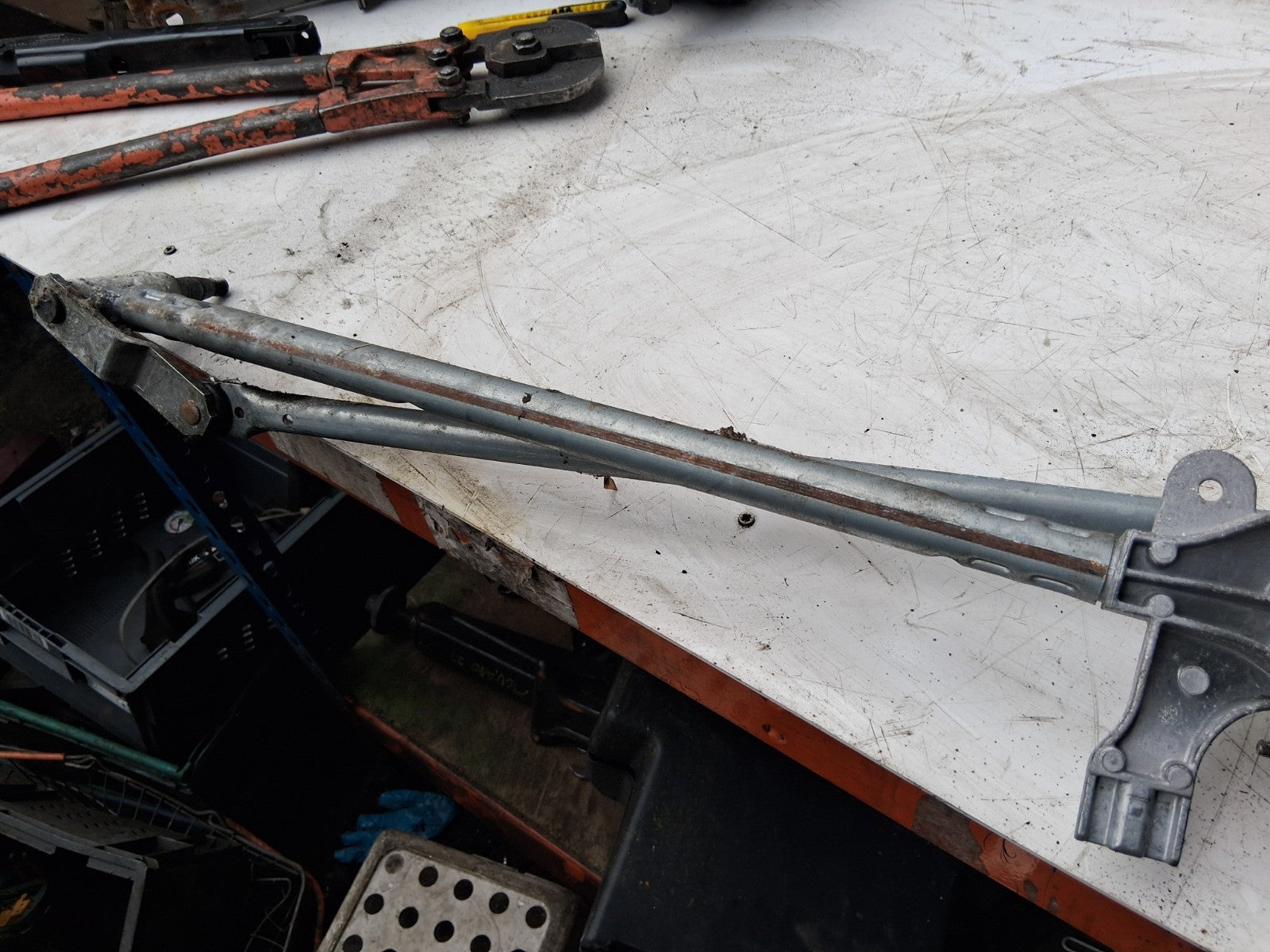 2013 VAUXHALL ASTRA J ESTATE FRONT WINDSCREEN WIPER MOTOR LINKAGE 3397021006