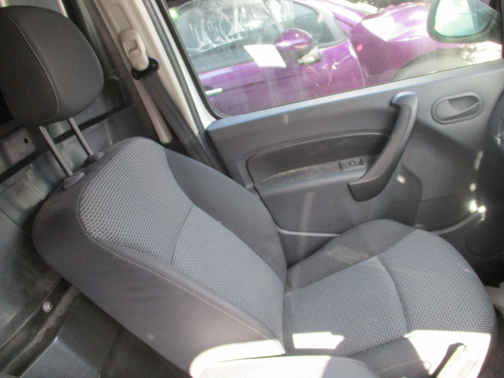 MERCEDES BENZ CITAN W415 2016 NS PASSENGER SIDE FRONT COMPLETE SEAT FABRIC