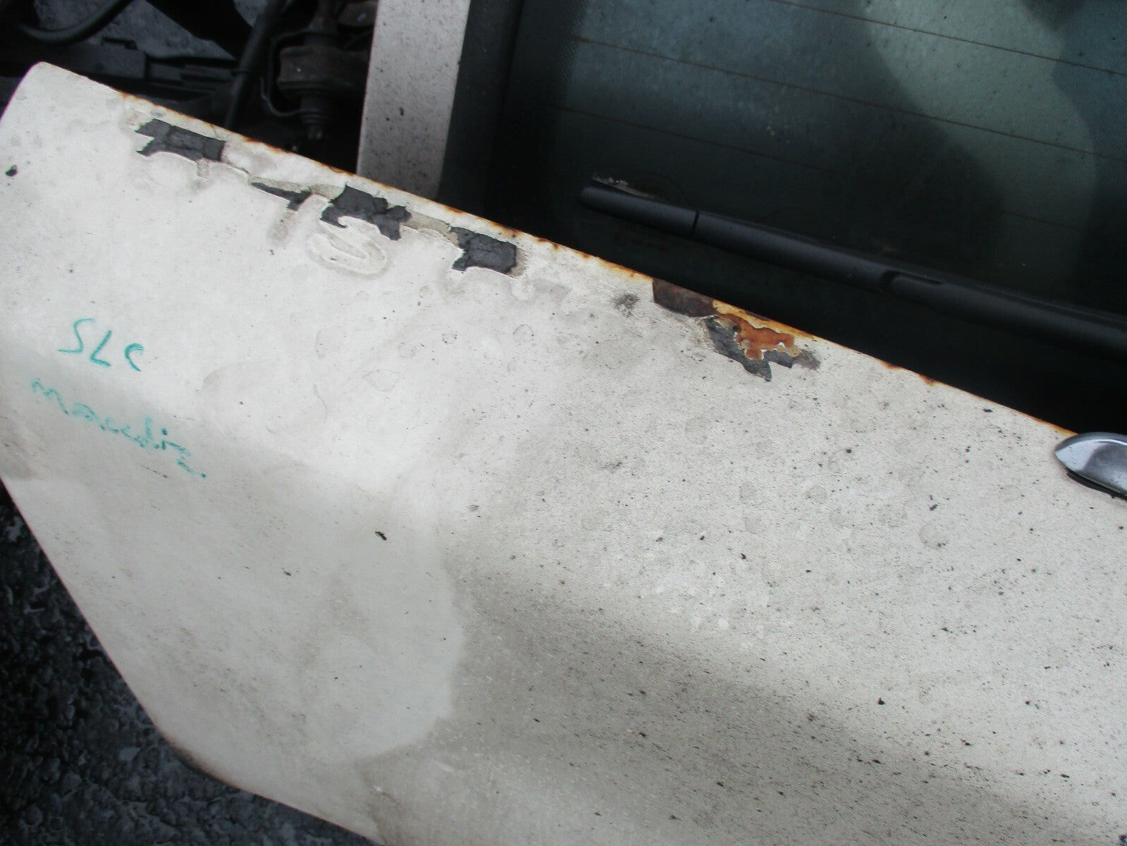 MERCEDES SLC CLASS C107 COMPLETE TAILGATE BOOTLID CREAM