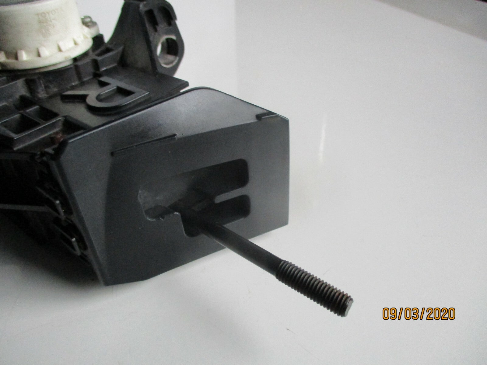 LEXUS CT 200h 2015 1.8 HYBRID AUTOMATIC GEAR STICK SHIFTER SELECTOR 78110-76011
