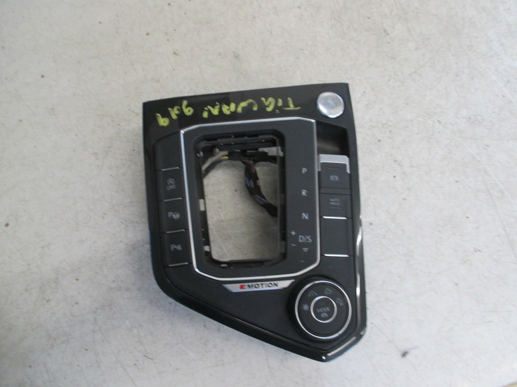 VOLKSWAGEN TIGUAN MK2 2019 CENTRE CONSOLE GEAR SELECTOR SURROUND 5NC713203