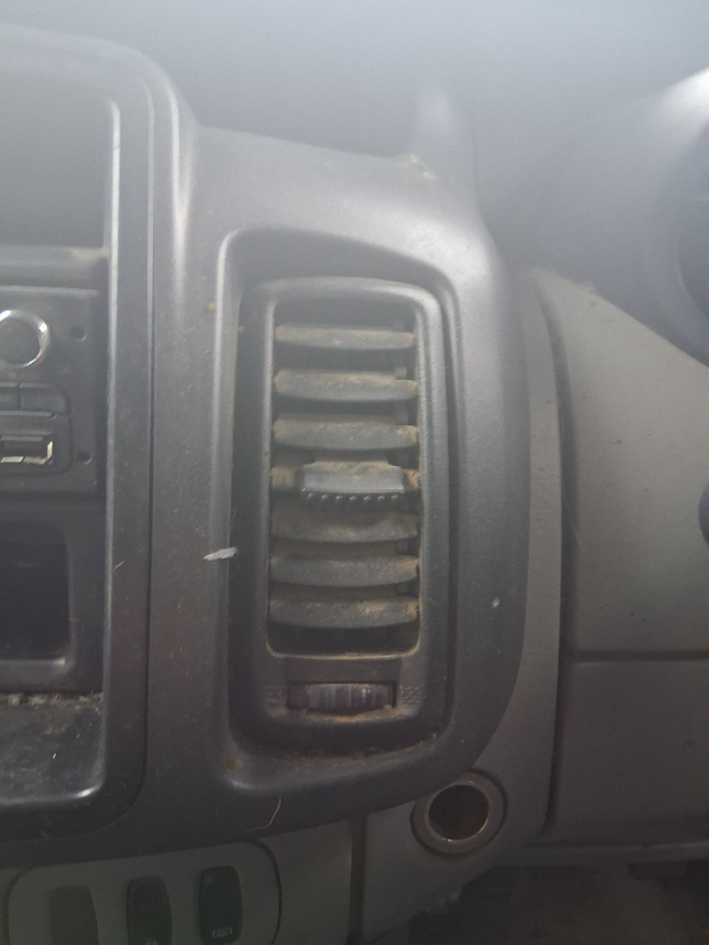 2014 VAUXHALL VIVARO MK1 FRONT DASHBOARD CENTER BOTH AIR VENTS