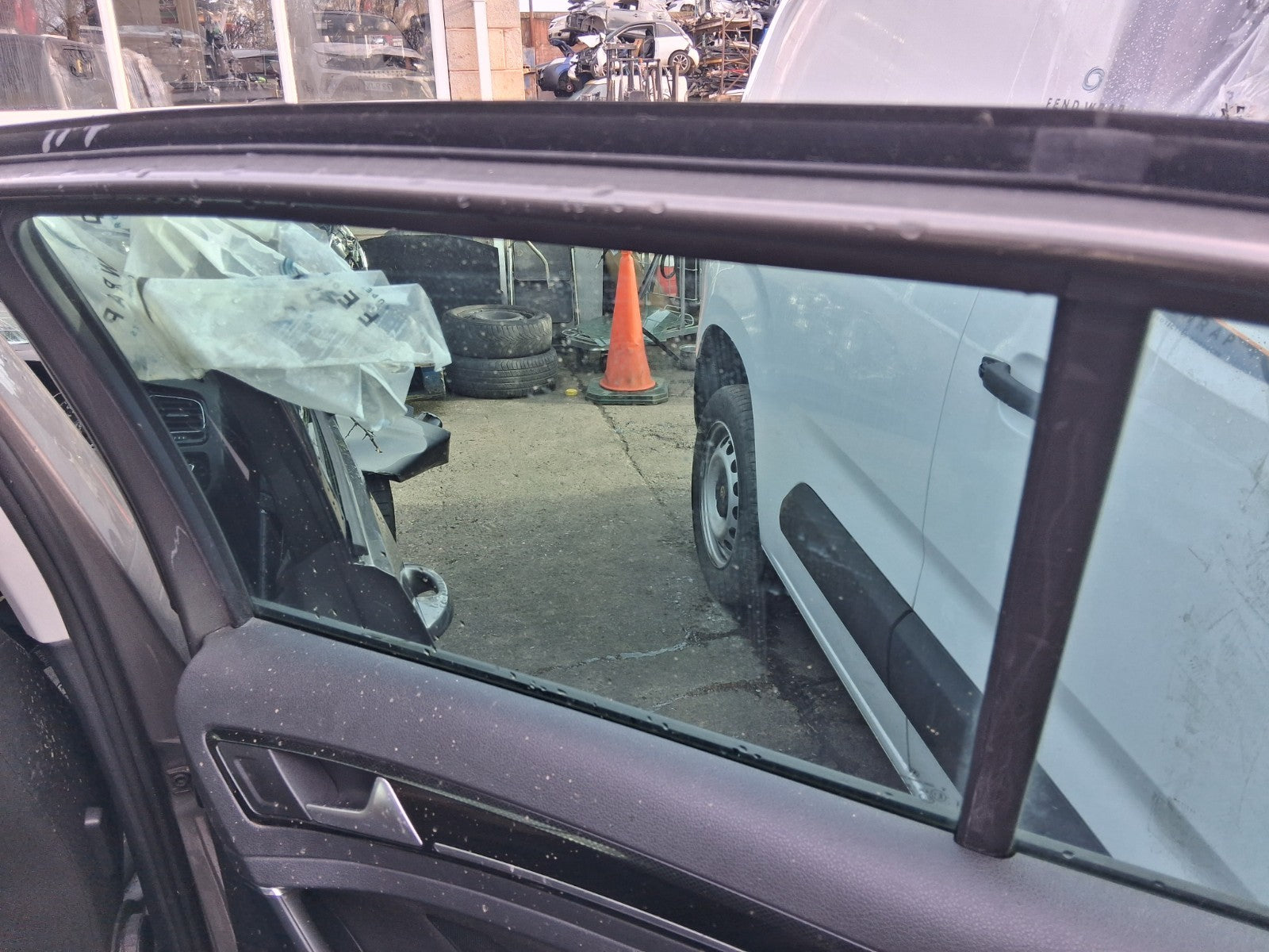 2016 VOLKSWAGEN GOLF MK7 OSR DRIVER SIDE REAR RIGHT WINDOW GLASS