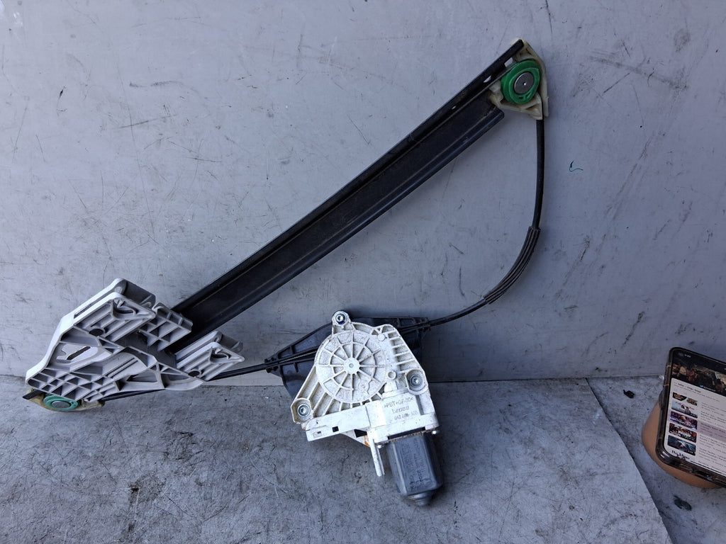 2011 AUDI A4 OSR DRIVER SIDE REAR RIGHT WINDOW MOTOR & REGULATOR 839462A