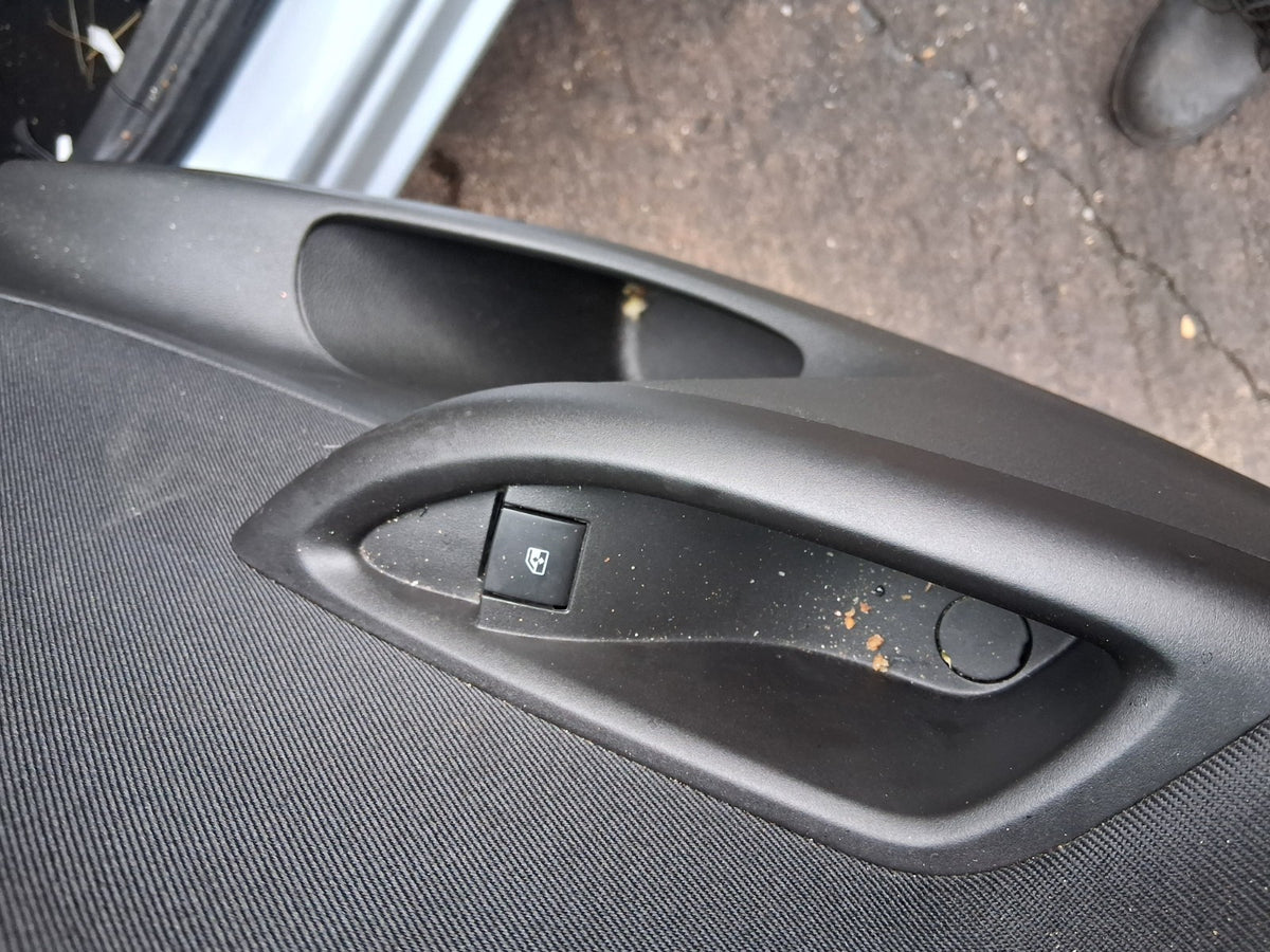 2019 VAUXHALL ASTRA K NSR PASSENGER SIDE REAR LEFT WINDOW CONTROL SWITCH
