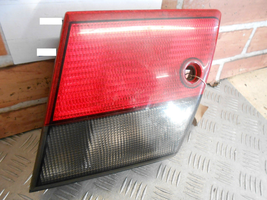 SAAB 95 YS3E 1997 OSR DRIVER SIDE REAR INNER BRAKE TAIL LIGHT CLUSTER 2315