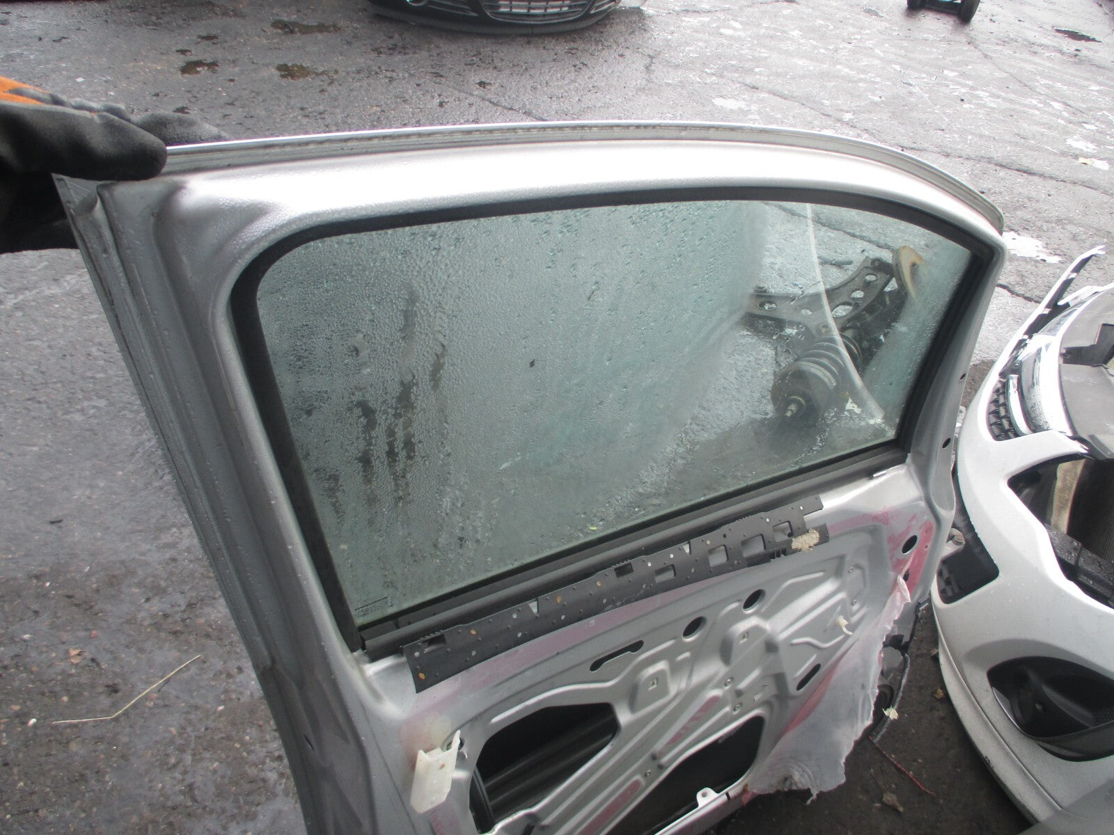 VAUXHALL ZAFIRA B 2007 NSF PASSENGER SIDE FRONT DOOR SILVER