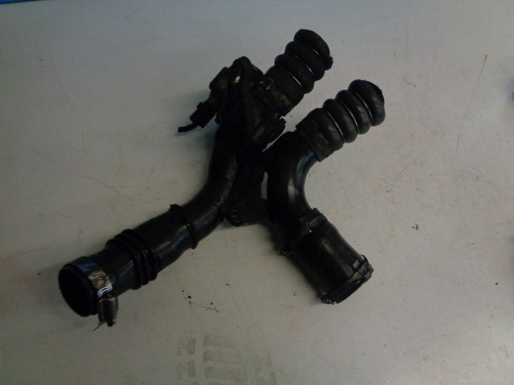 FORD FIESTA MK7 2014 DIESEL THROTTLE BODY AIR INTAKE PLASTIC PIPE 9673534480