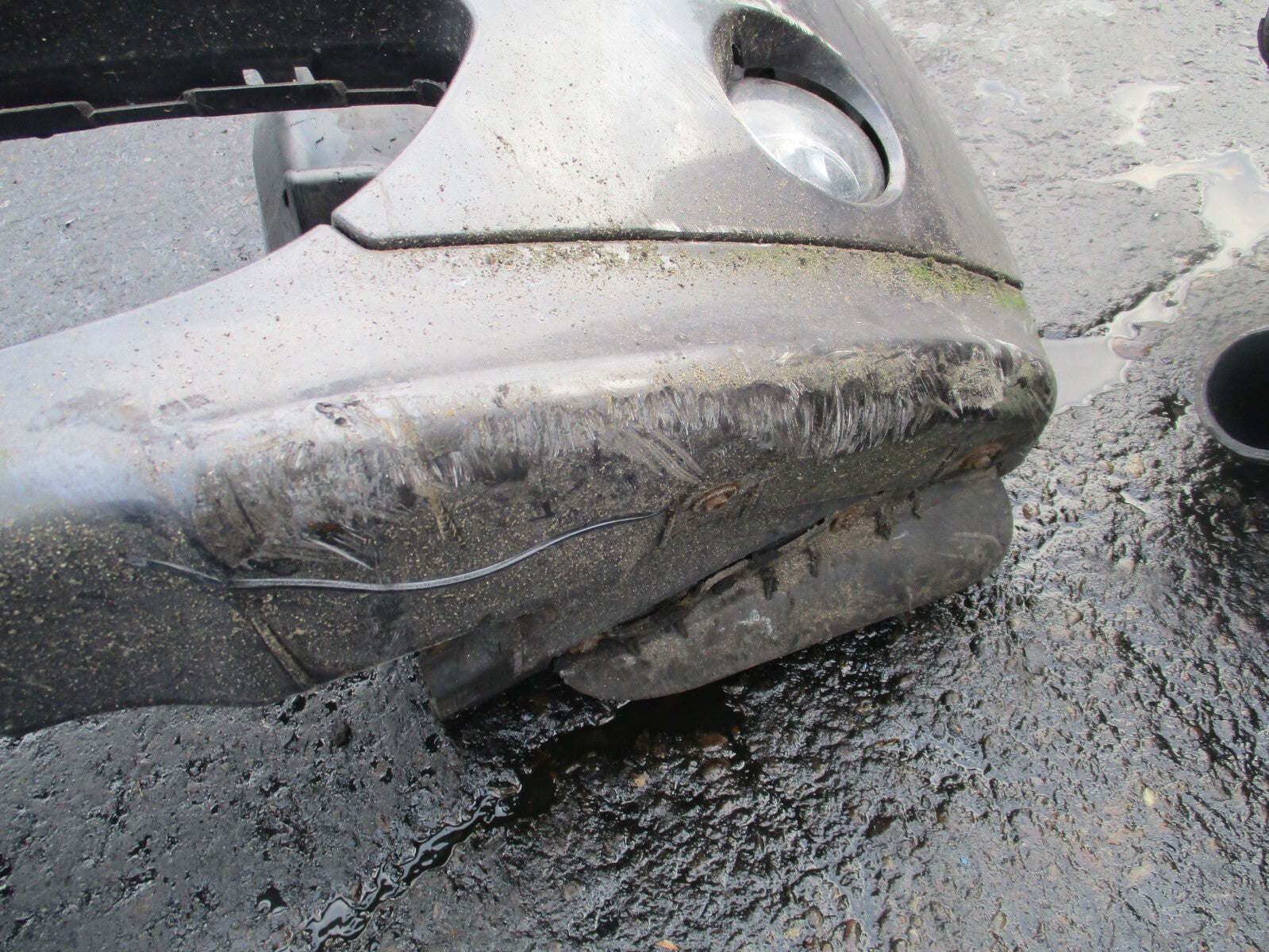 BMW 1 SERIES E87 2007 FRONT BUMPER & GRILLS GREY