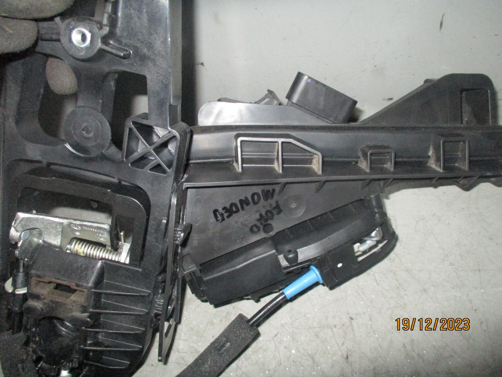FORD MONDEO MK5 2017 OSR DRIVER SIDE REAR DOOR LOCK MECHANISM BM5AA26412CG