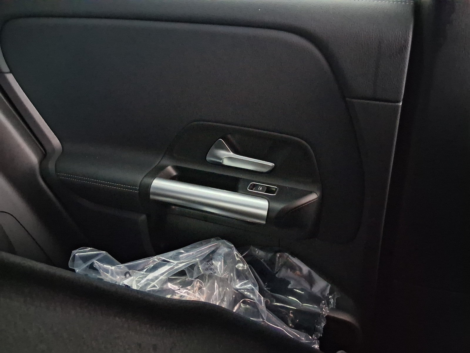 2025 MERCEDES BENZ GLA 180 H247 NSR PASSENGER SIDE REAR WINDOW CONTROL SWITCH