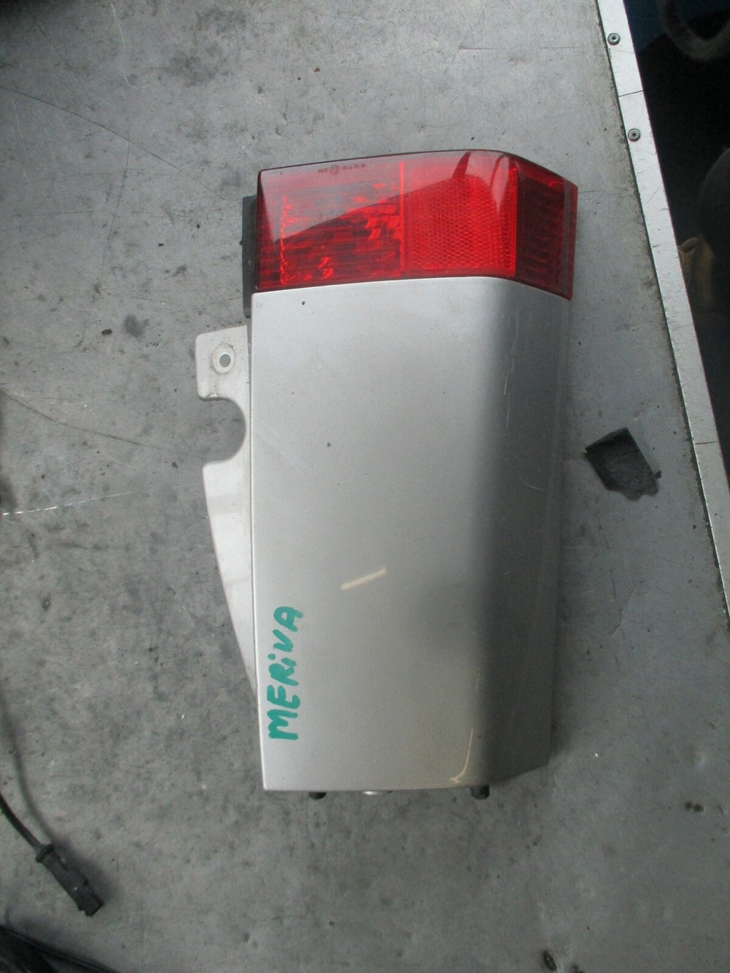 VAUXHALL MERIVA A MK1 2004 PASSENGER NEAR SIDE BOTTOM REAR LIGHT 93295362