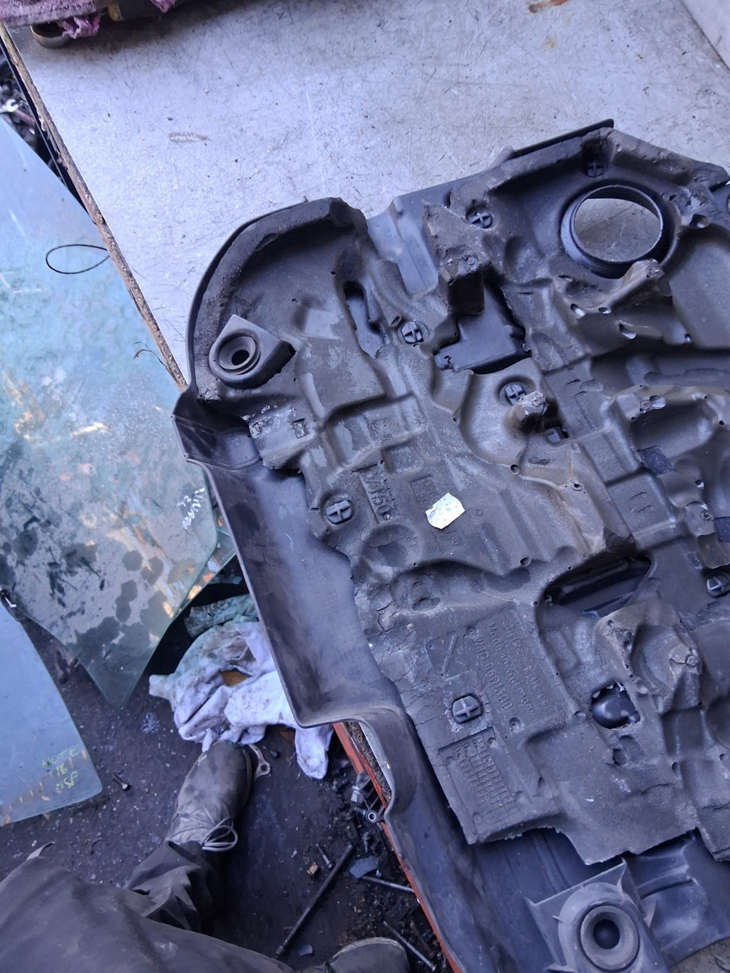 2013 VW VOLKSWAGEN GOLF MK7 ENGINE COVER 04L103925J