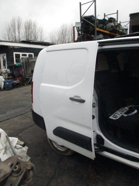 2023 CITROEN BERLINGO MK3 O/S DRIVERS SIDE SLIDING LOADING DOOR WHITE