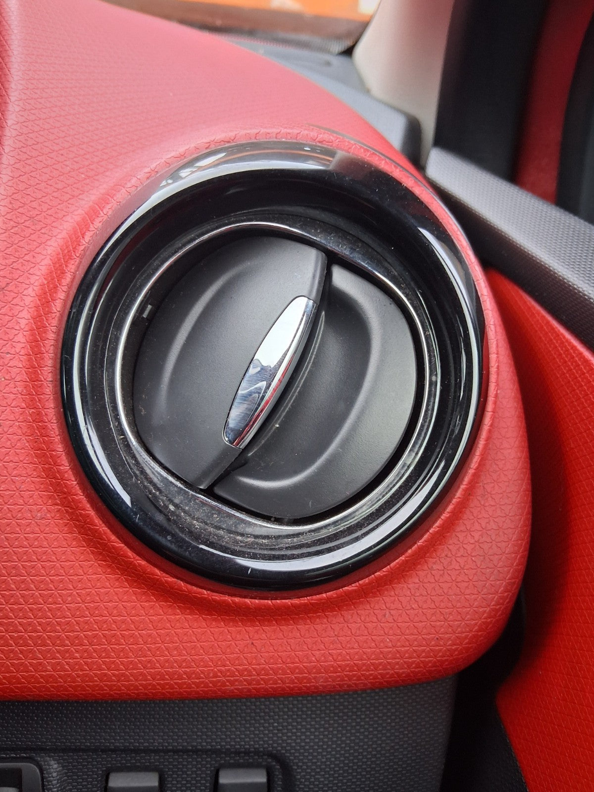 2013 RENAULT CLIO X98 MK4 OSF DRIVER SIDE FRONT RIGHT AIR VENT