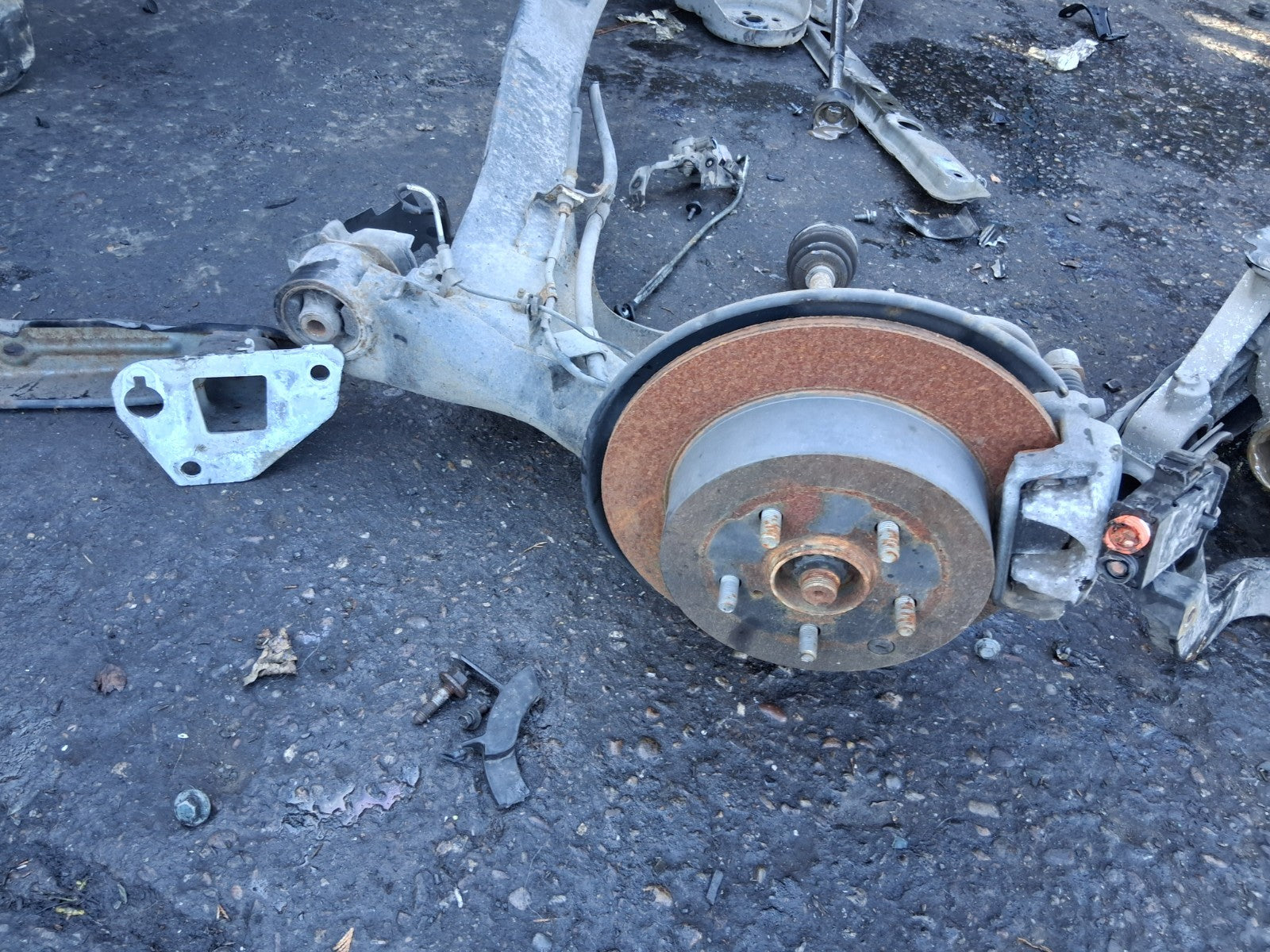 2013 TOYOTA ESTIMA MK3 HYBRID COMPLETE REAR AXLE DISC TYPE CALIPER