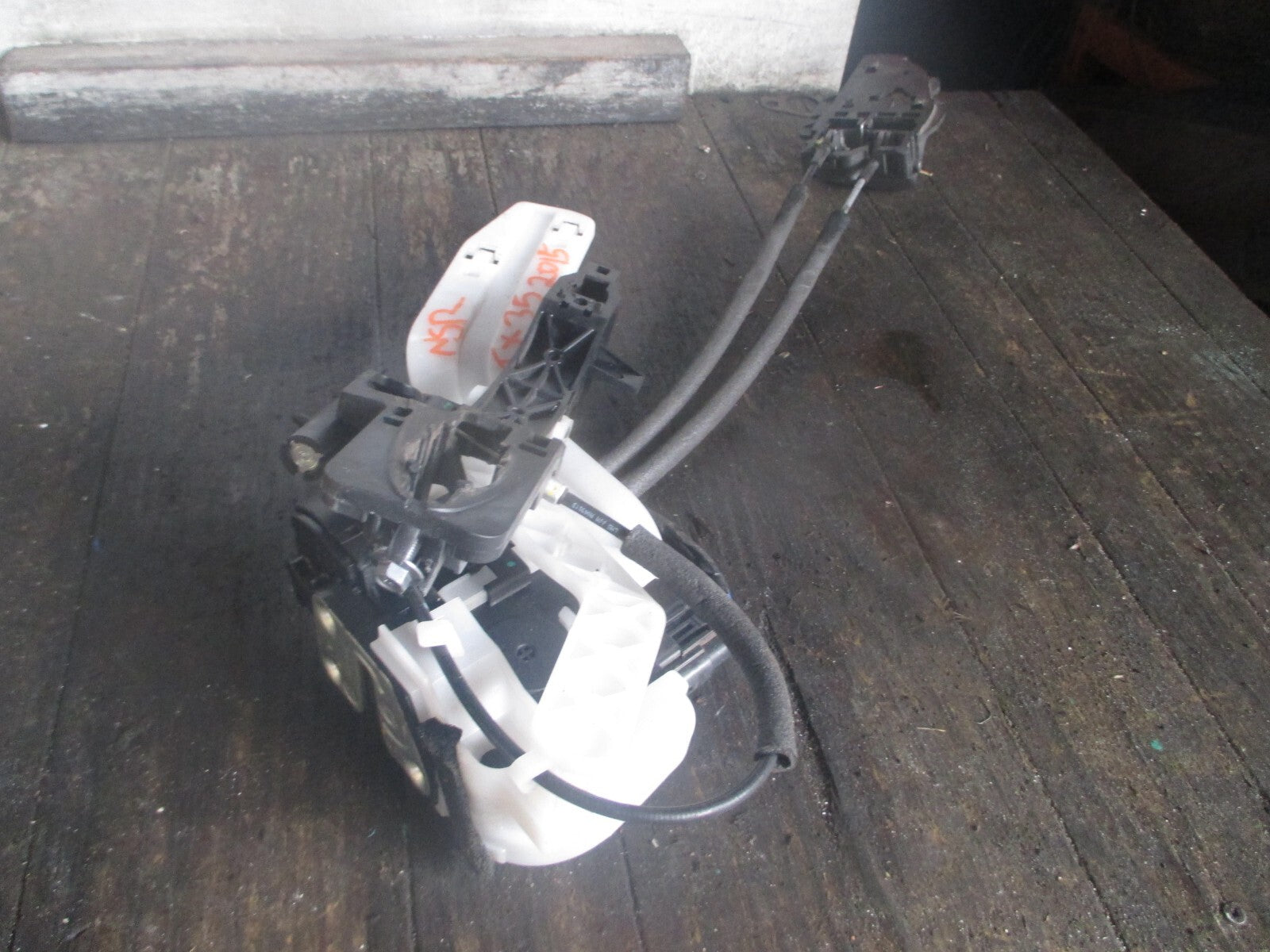 HYUNDAI IX35 2015 NEARSIDE REAR DOOR LOCK MECHANISM JA68K0839015