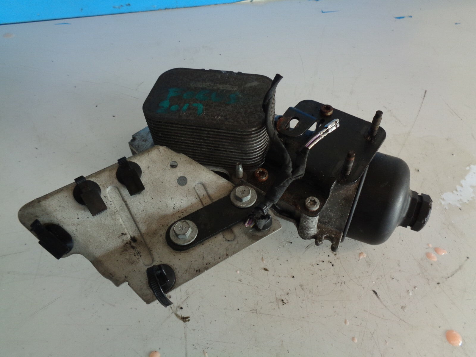 FORD FOCUS 2017 MK3 1.5 TDCI OIL FILTER COOLER HOUSING