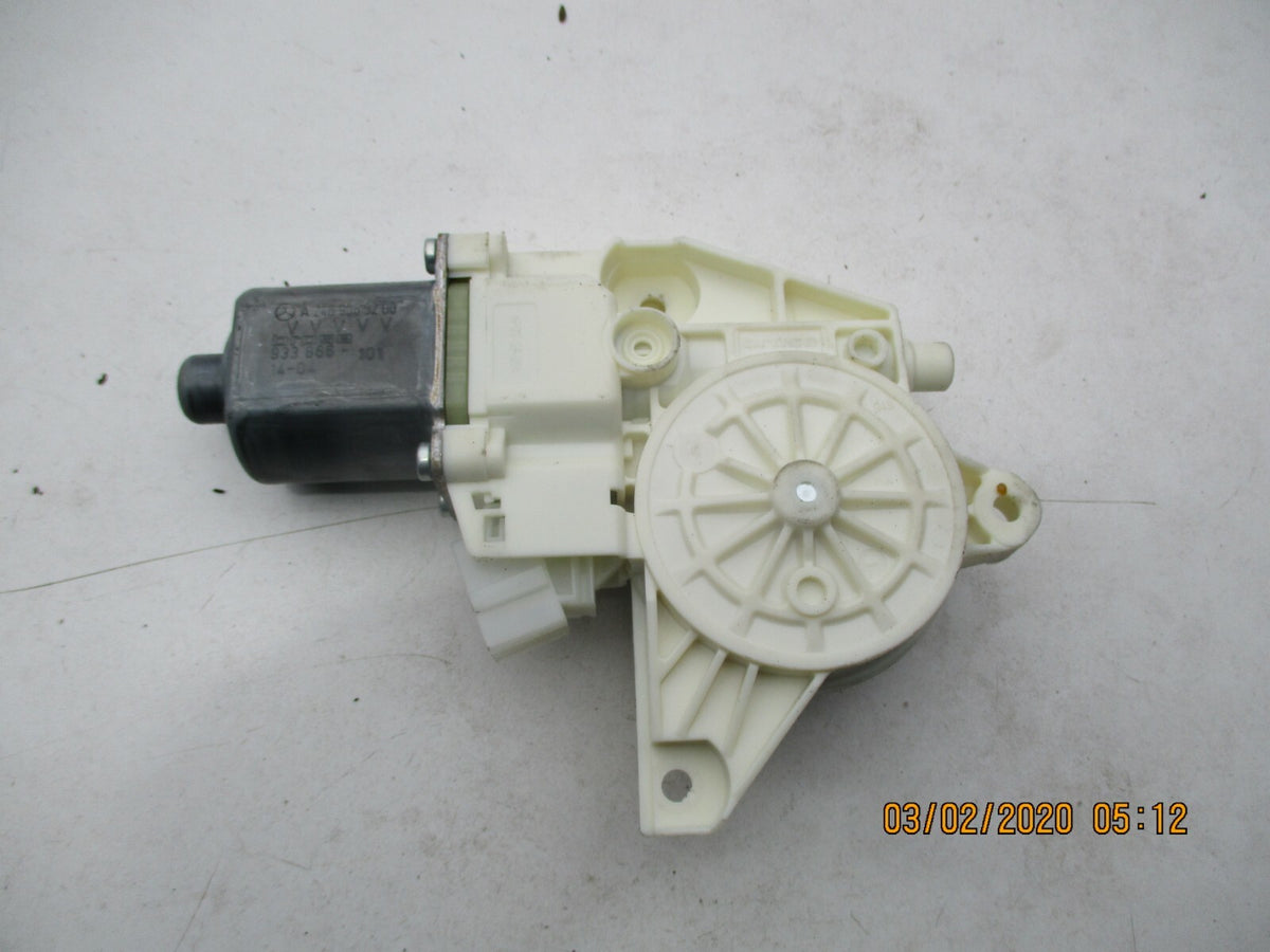 MERCEDES GLA X156 2014 OSF DRIVER SIDE FRONT WINDOW MOTOR 0130822691 A2469065200