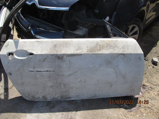 BMW 3 SERIES E92 COUPE OSF DRIVER SIDE FRONT BARE DOOR WHITE