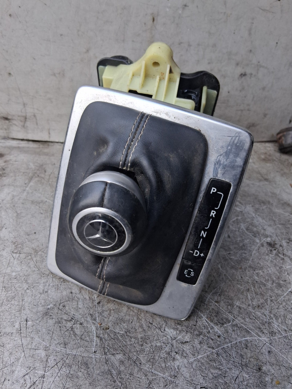 2015 MERCEDES C CLASS W204 MANUAL GEAR STICK GEAR SHIFTER GEAR LEVER A2042674688