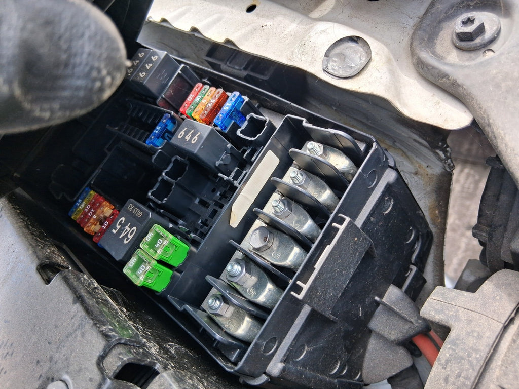 2016 VOLKSWAGEN GOLF MK7 1.0 PETROL FUSE BOX RELAY BOX