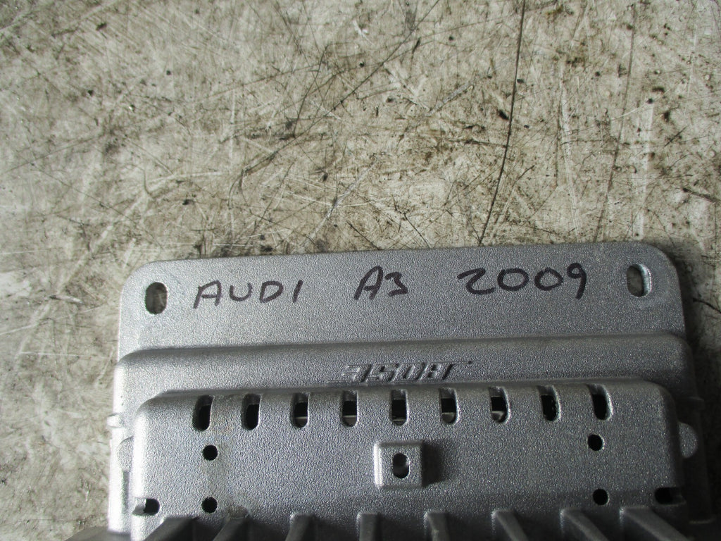 AUDI A3 8P 2010 BOSE AMPLIFIER UNIT MODULE 8P3035223B