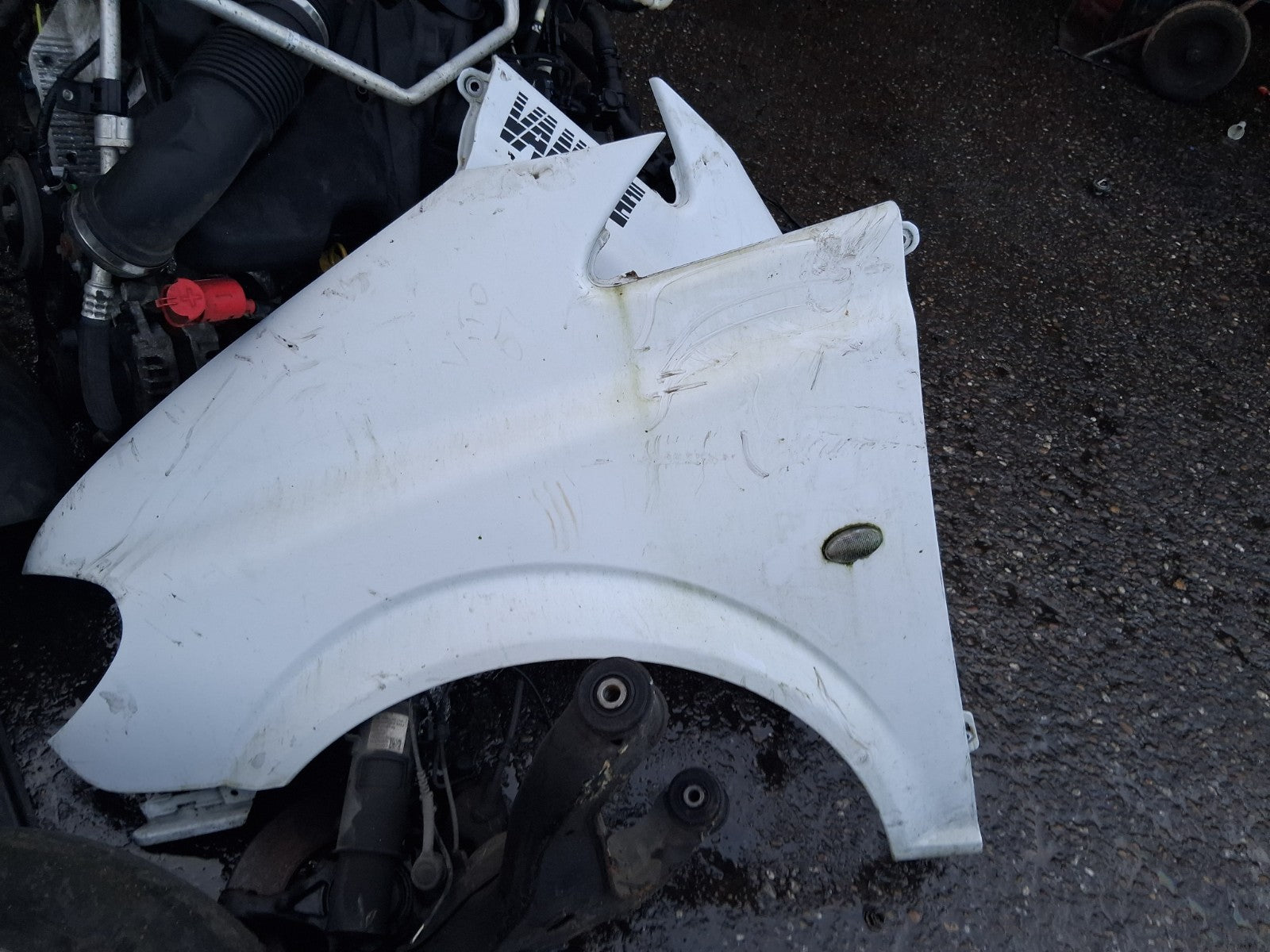 MERCEDES BENZ VITO W639 2007 NSF PASSENGER SIDE FRONT WING PANEL WHITE