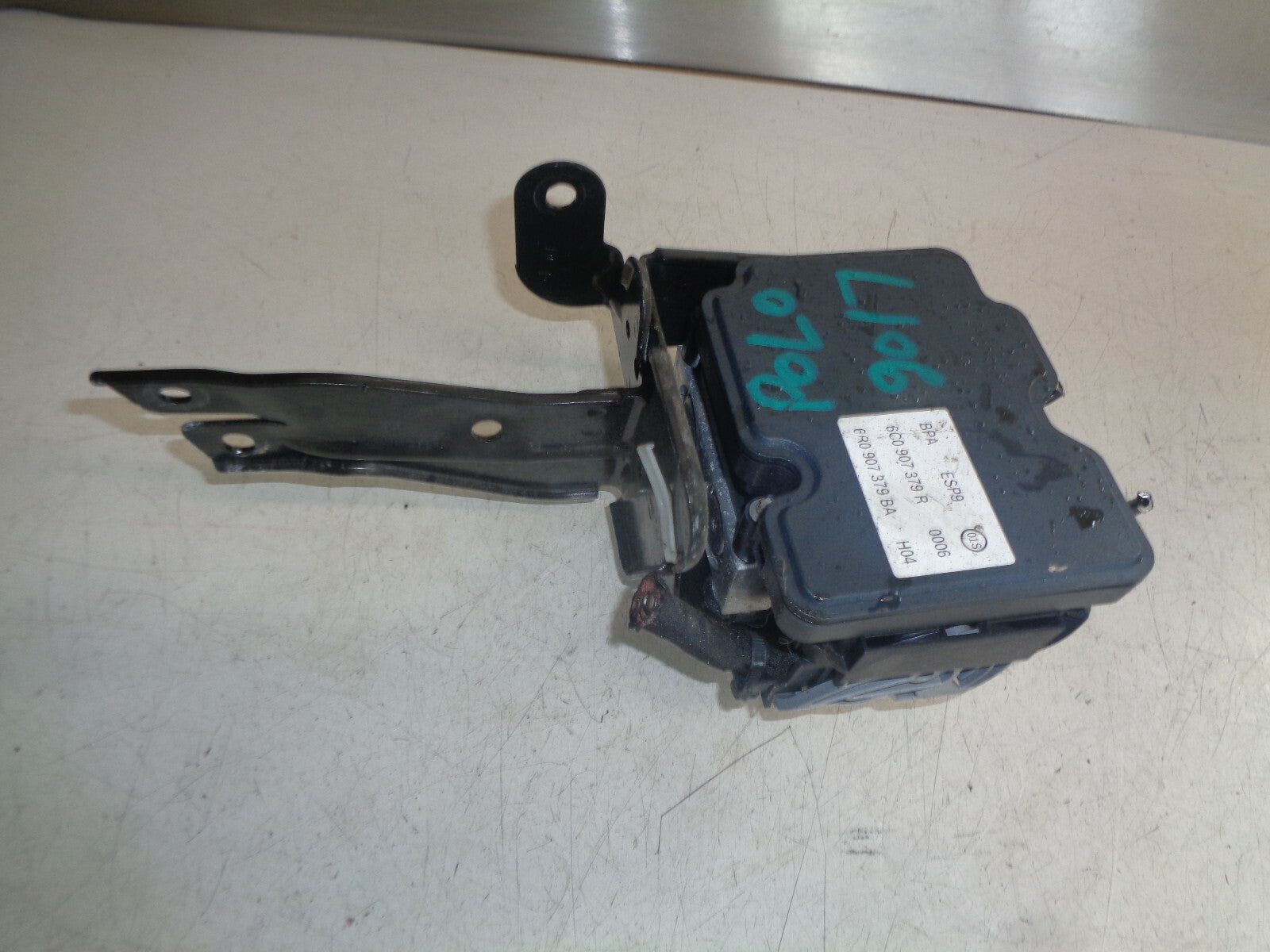 VOLKSWAGEN POLO 2017 6R 1.2 PETROL ABS PUMP MODULATOR 6C0907379R 6R0907379BA