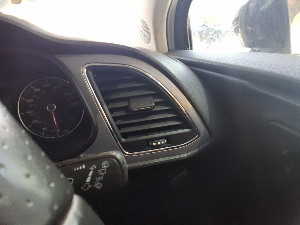 SEAT LEON MK3 2015 OSF DRIVER SIDE FRONT RIGHT AIR VENT