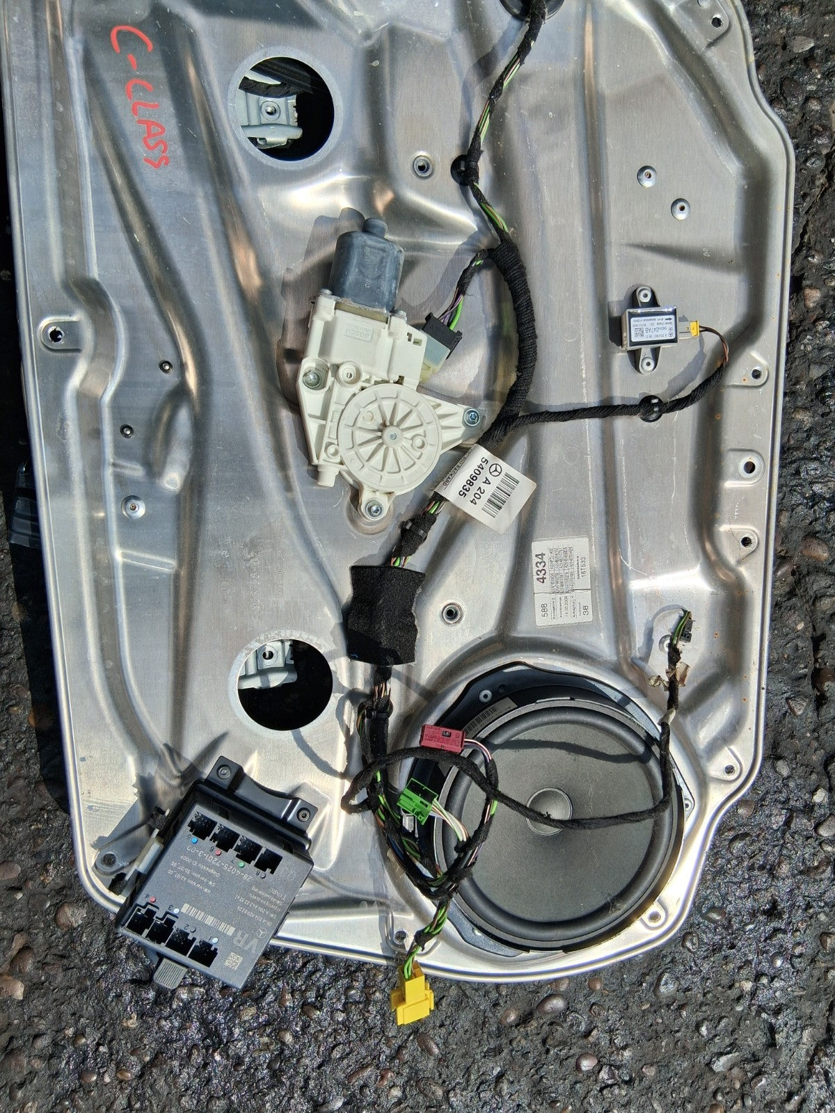 MERCEDES C CLASS 2009 W204 OSF DRIVER SIDE FRONT WINDOW MOTOR REGULATOR 96375810