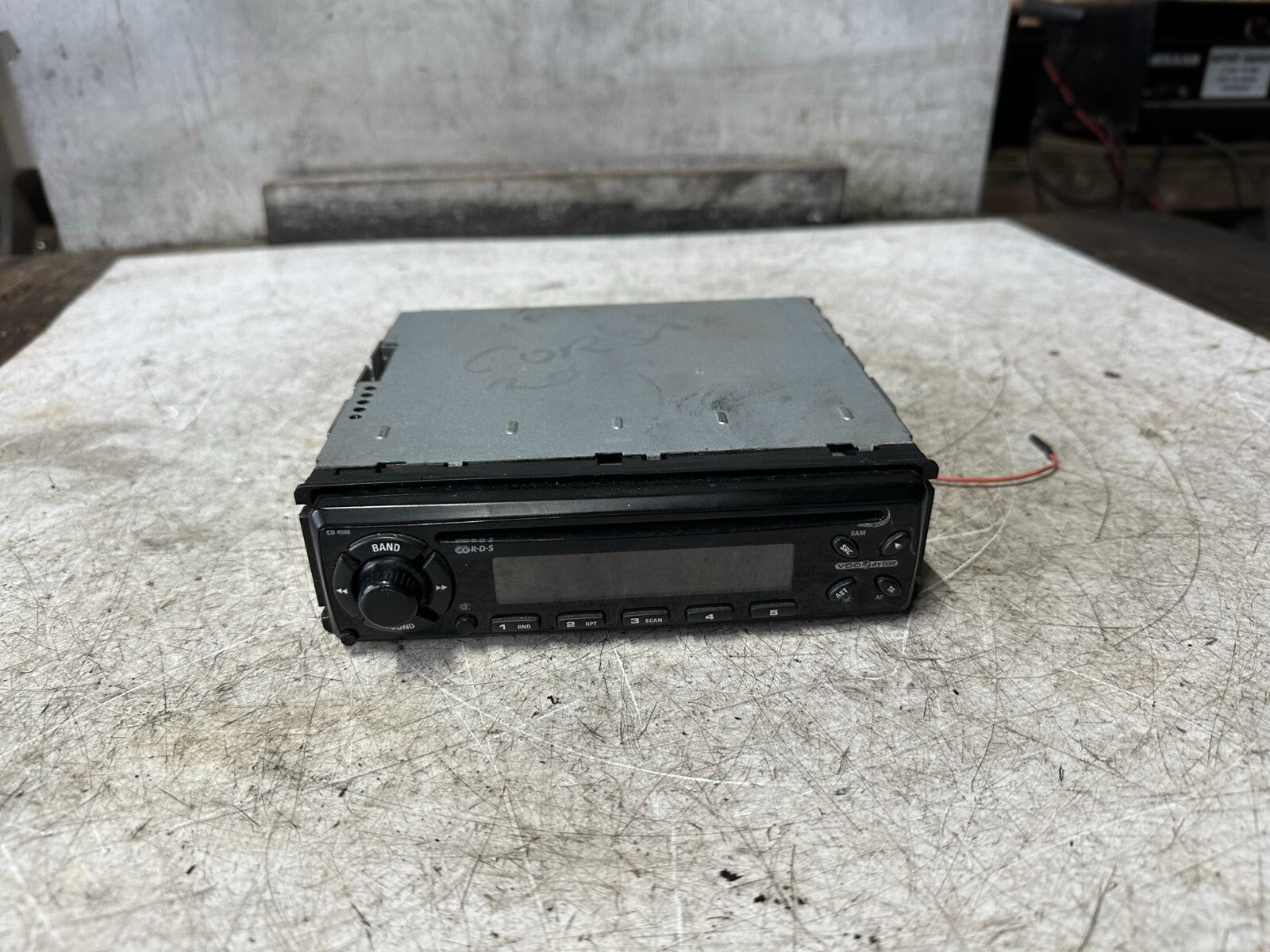 AFTERMARKET VDO CD4506 SINGLE DIN CD PLAYER STEREO RADIO HEAD UNIT
